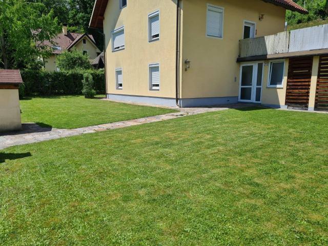 Dachgeschosswohnung mit 60m2 Garten und Einbaukueche in Feistritz an der Drau