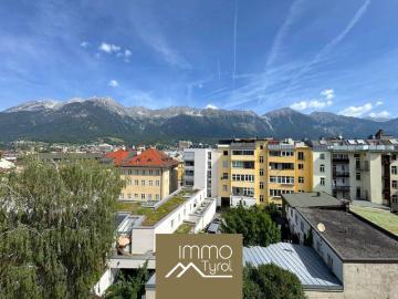 Dachgeschosswohnung mit Westbalkon, Altbaucharme & traumhaftem Nordkettenblick in Wilten