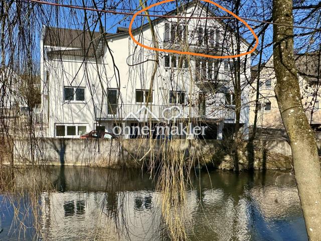 Dachgeschoßwohnung mit Balkon, Blick ins Grüne, Erstbezug nach Sanierung