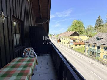 Dachgeschosswohnung mit Balkon – nur wenige Gehminuten zum Attersee