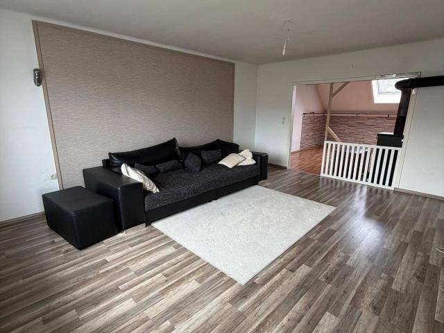 Dachgeschosswohnung mit Balkon und Einbauküche 4 Zimmer in Hainburg