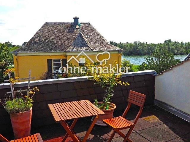 Dachgeschosswohnung mit Dachterrasse und Rheinblick