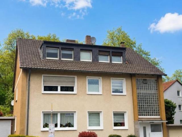 Dachgeschosswohnung mit eigenem Garten