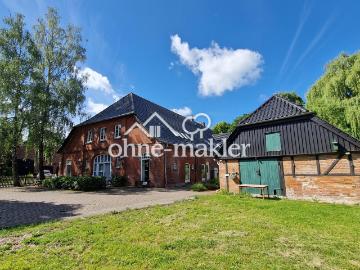 Dachgeschosswohnung mit Gartennutzung im kernsanierten Landhaus