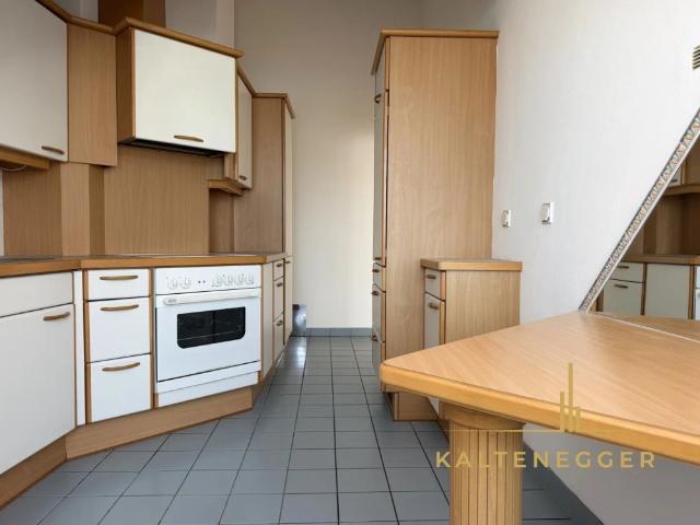 Dachgeschosswohnung mit Klimaanlage und Blick auf den Nussdorfer Platz