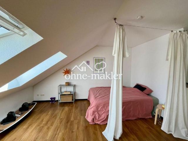Dachgeschosswohnung mit Loft Charakter und Balkon