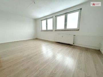 Dachgeschosswohnung mit schönem Ausblick in Geyer!