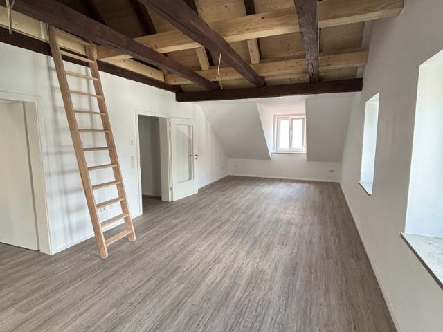 Dachgeschosswohnung mit Sichtdachstuhl–Erstbezug nach Sanierung in zentraler Lage von Schrobenhausen