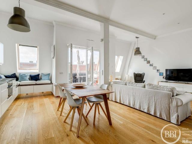Dachgeschosswohnung mit Süd Terrasse und Aufzug, 2 Zimmer, 79 m², Friedrichshain