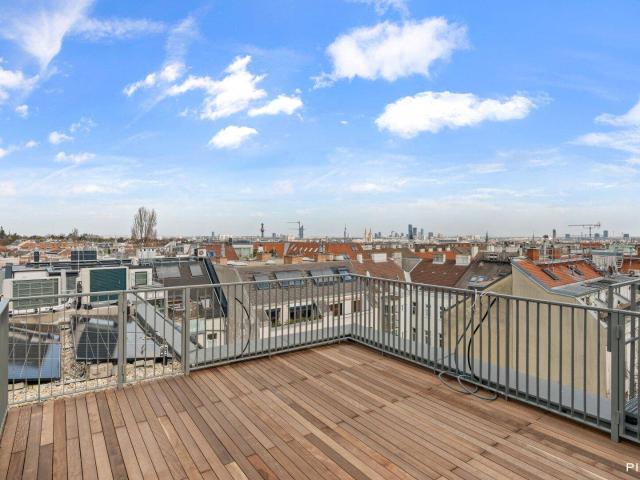 Dachgeschoßwohnung Nähe Aumannplatz Blick über Wien
