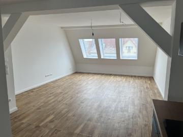 Dachgeschosswohnung Dietzgenstraße 93
