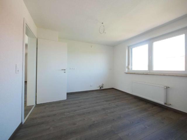 Dachgeschosswohnung im Zweifamilienhaus – 65 m², Gartenanteil & 2 Stellplätze