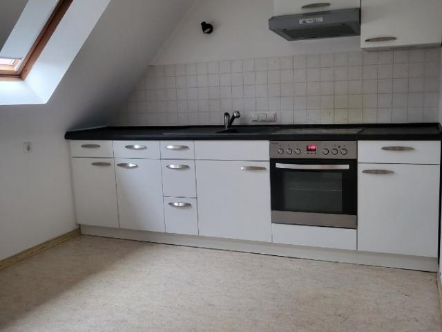 Dachgeschosswohnung in Bad Klosterlausnitz zu vermieten. Heinrich Immobilien