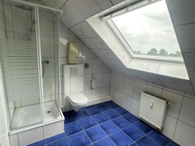 Dachgeschosswohnung in ruhiger Lage an der Haard. Inklusive Garage und Keller