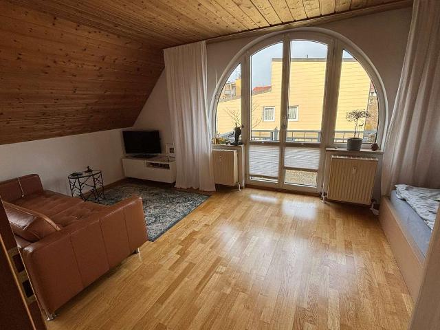 Dachgeschosswohnung in ruhiger und zentraler Lage