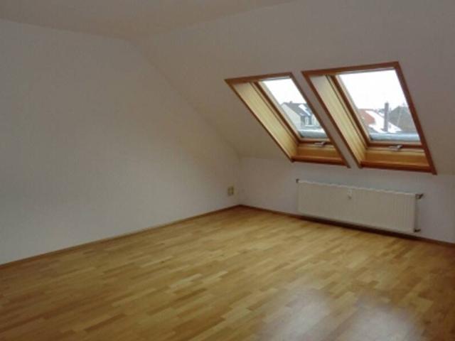 Dachgeschosswohnung in Riesa: Dachgeschosswohnung im Zentrum mit Garage