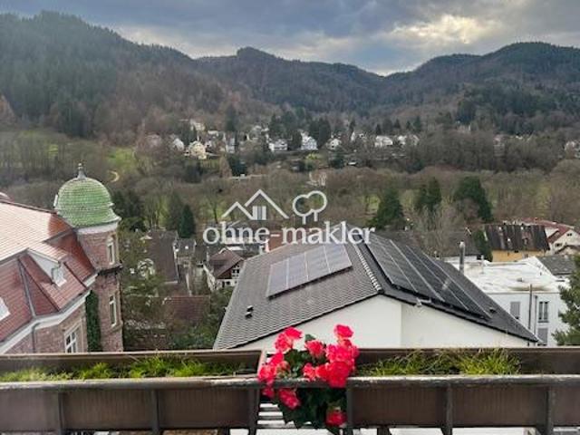 Dachgeschosswohnung in traumhafter Aussichtslage Baden Baden