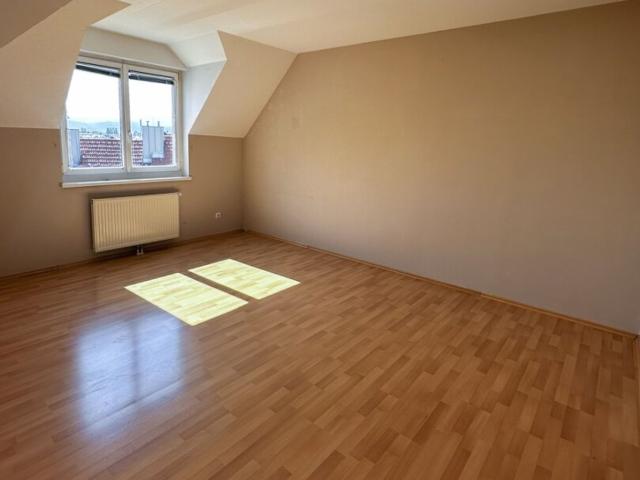 Dachgeschoßwohnung in Zentrumsnaher Lage