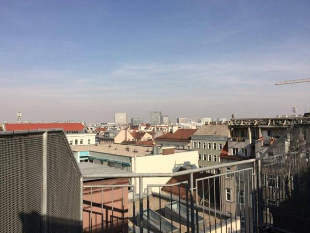 Dachgeschosswohnung in 1100 Wien: 4 Zimmer, Balkon, modern und großzügig! nur 399.000
