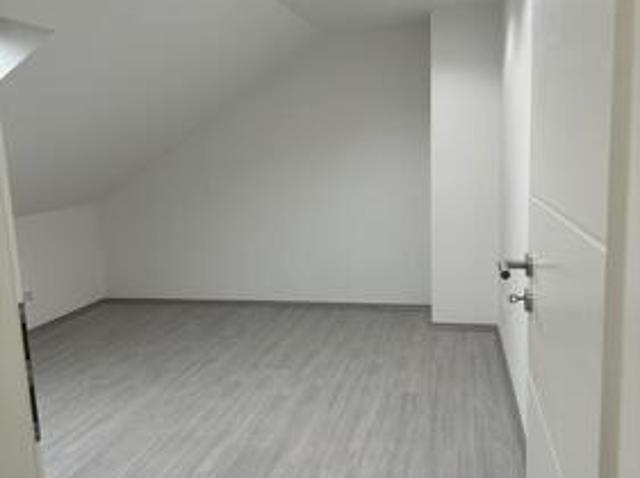 Dachgeschosswohnung zu vermieten