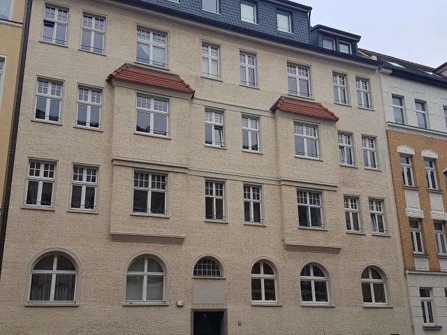 Dachgeschosswohnung 2 Zimmer mit guter Raumaufteilung, EBK und Dusche