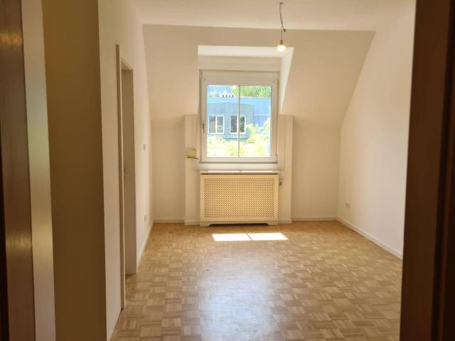 Dachgeschosswohnung 45,5 m2 mit Möglichkeit einen Garage in Wien 1130