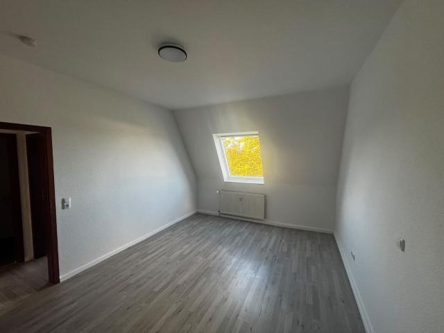 Dachgeschoss 3 Zimmer mit Dachfenstern in Essen, Lunemannsiepen