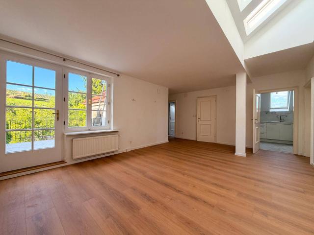 Dachgeschoss, 92 m², Terrasse mit Weinbergblick