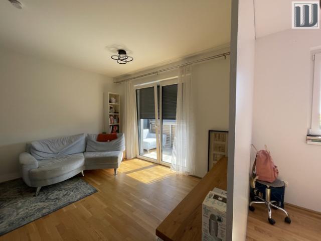 Dachgeschoss Apartment mit Kellerabteil und Terrasse in Wiener Neustadt – Ihr neues Zuhause!