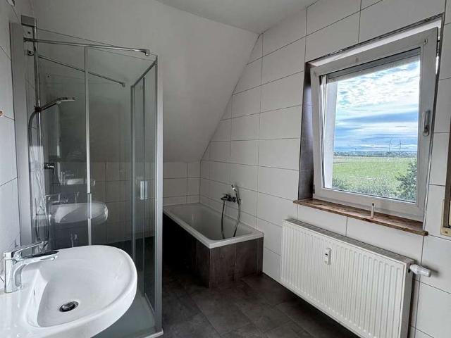 Dachgeschoss Apartment in Lemnitz mit Einbauküche