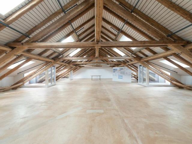 Dachgeschoss Gewerbefläche in modernem Gewerbehaus mit exklusivem Rohausbau