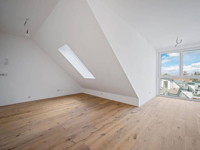 Dachgeschoss Erstbezug mit Terrasse und Grünblick