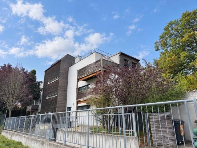 Dachgeschoss & Freiraum – 2 Zimmer mit 11 m² Balkon in Penzing