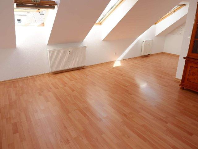 Dachgeschoss Laminat sonniger SÃ¼d/West Balkon !
