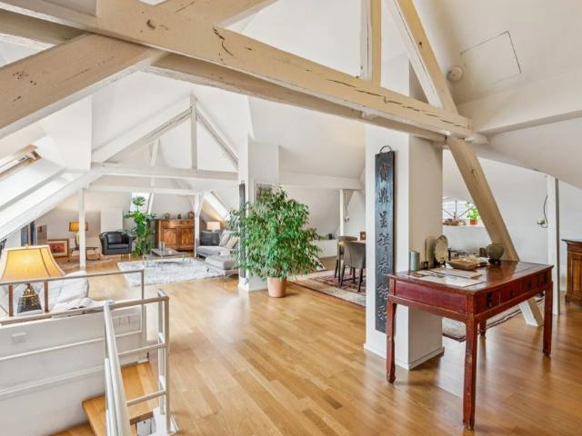 Dachgeschoss Maisonette mit Altbaucharme in Oberkassel