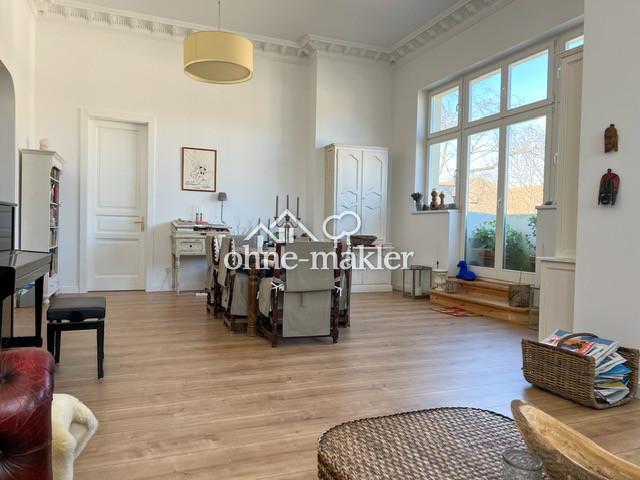 Dachgeschoss Maisonette mit Terrasse, Aufzug, EBK,PKW Stellplatz, u.v.m
