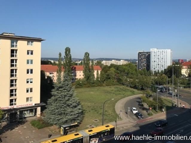 Dachgeschoss mit Blick über die Stadt und Terrasse frei ab 01.10.2026