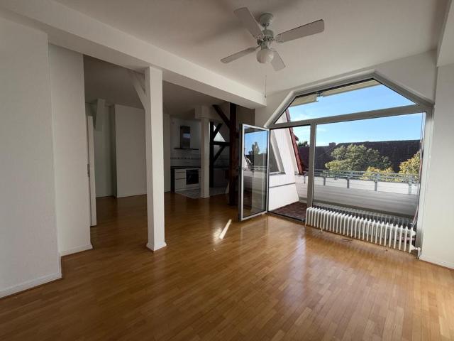 Dachgeschoss mit Terrasse, offenem Wohnbereich von privat