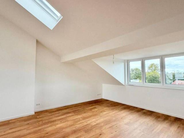 Dachgeschoss mit Terrasse / 3 Zimmer / Erstbezug
