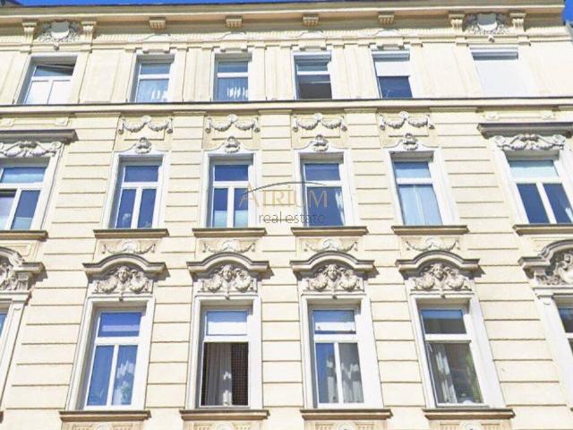 Dachgeschoss mit Zukunft: Genehmigt für 3 exklusive Maisonettes
