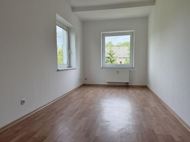 Dachgeschoss • ruhige Lage • 2 Zimmer • viel Grün • Hilbersdorf • Tageslichtbad • Anmieten!