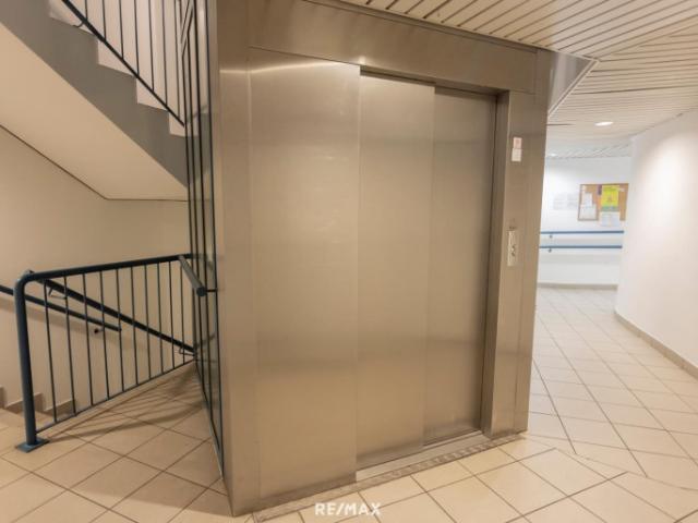 Dachgeschoß Wohnung in U4 und Schönbrunn Nähe