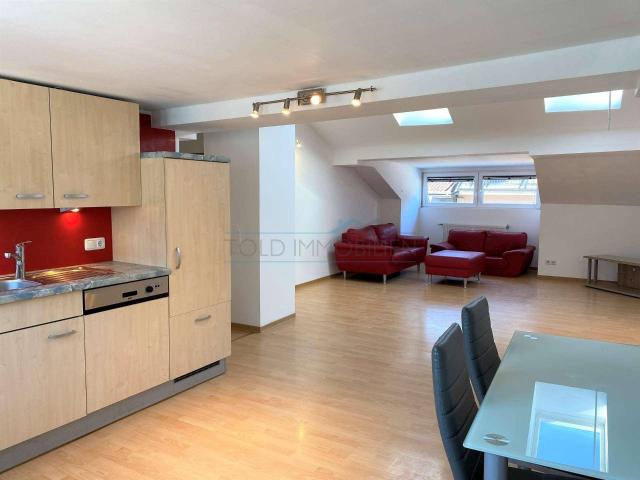 Dachgeschoß Wohnung in zentraler Lage