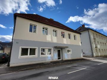 VERKAUFT! Dachgeschoß Wohnung in Zentrumslage zum SELBSTAUSBAU