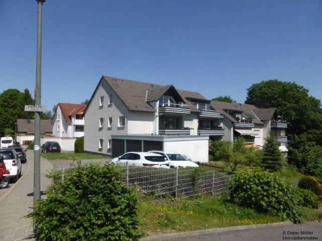 Dachgeschoss Wohnung mit großem Balkon, Garage möglich