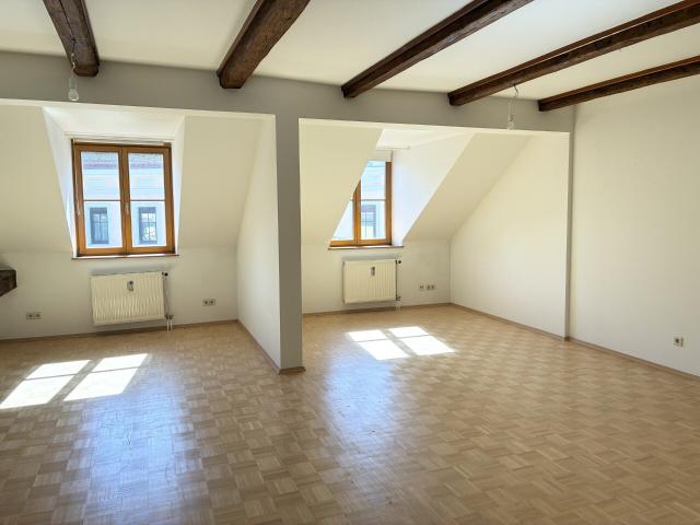Dachgeschoss Wohnung Nähe der Kunst Universität Graz in 8010 Graz, zu mieten!