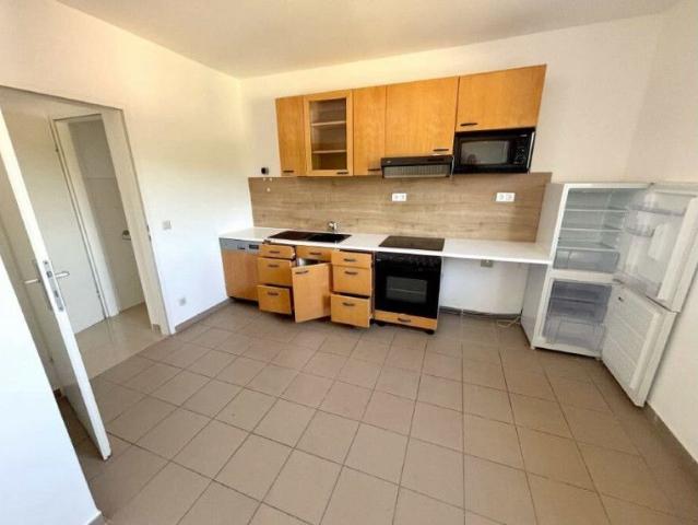 Dachgeschoss Zwei Zimmerwohnung mit Essküche!