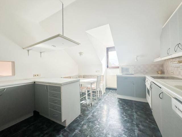 Dachgeschossjuwel mit Sonniger Terrasse & Ausbaubarem Dachboden