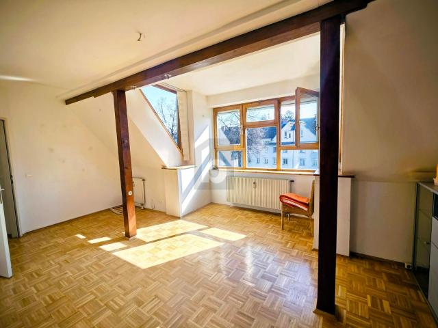 DACHJUWEL MIT VIEL LICHT ? STILVOLL WOHNEN MIT CHARME UND KOMFORT