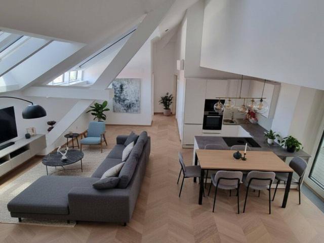 DACHMAISONETTE MIT BALKON